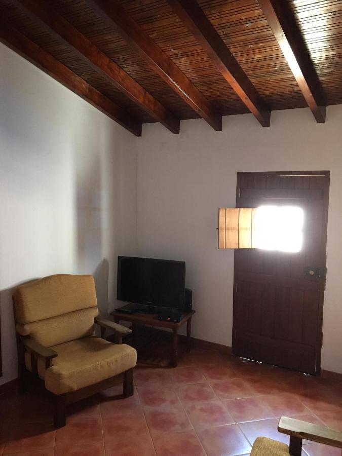 Alojamento Casa Rosa Villa วีลา ดู บิสโป ภายนอก รูปภาพ